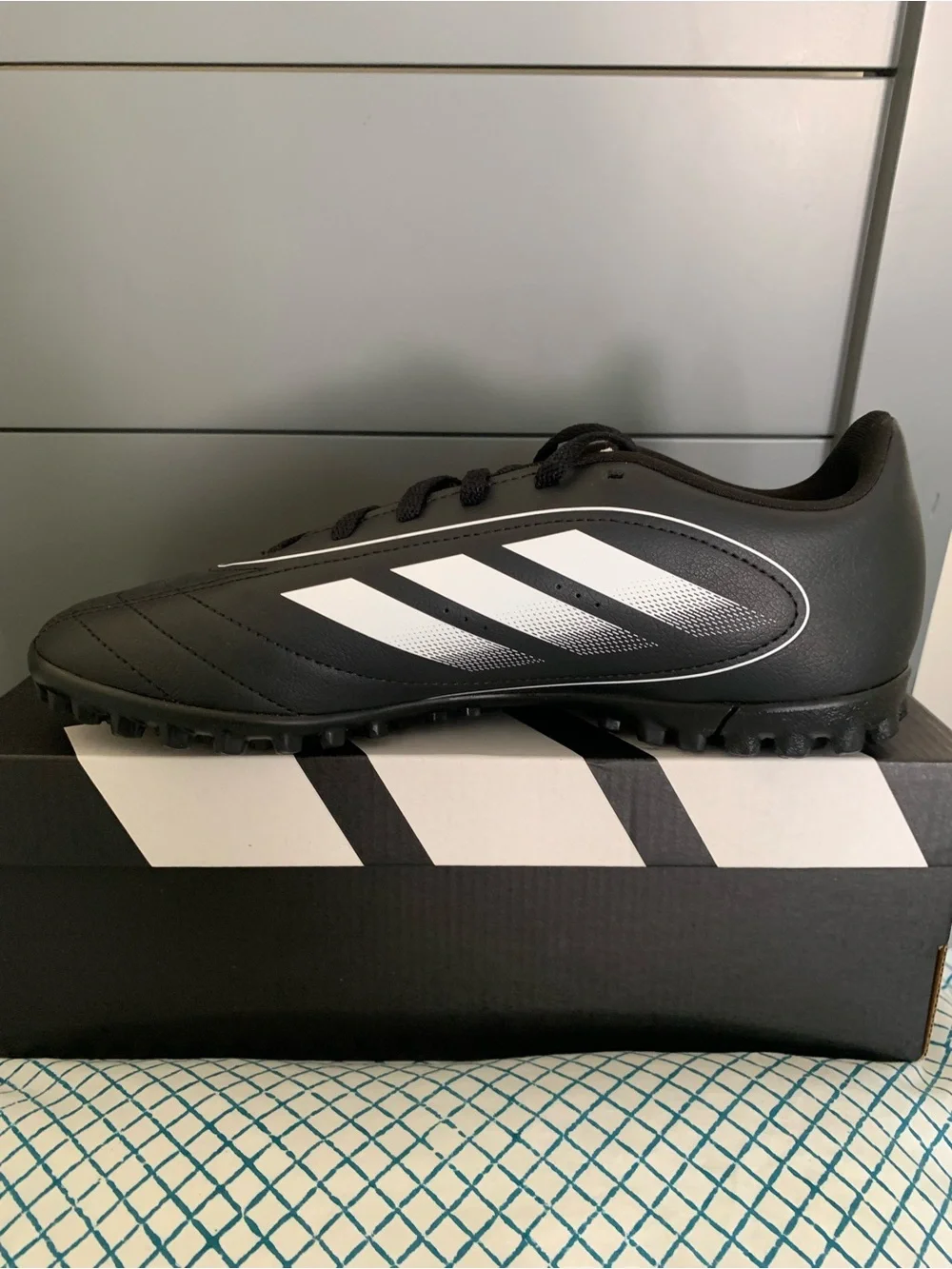 Adidas Unisex Adult Goletto IX Turf Soccer Shoes Men’s size 8/women’s 9 NEW